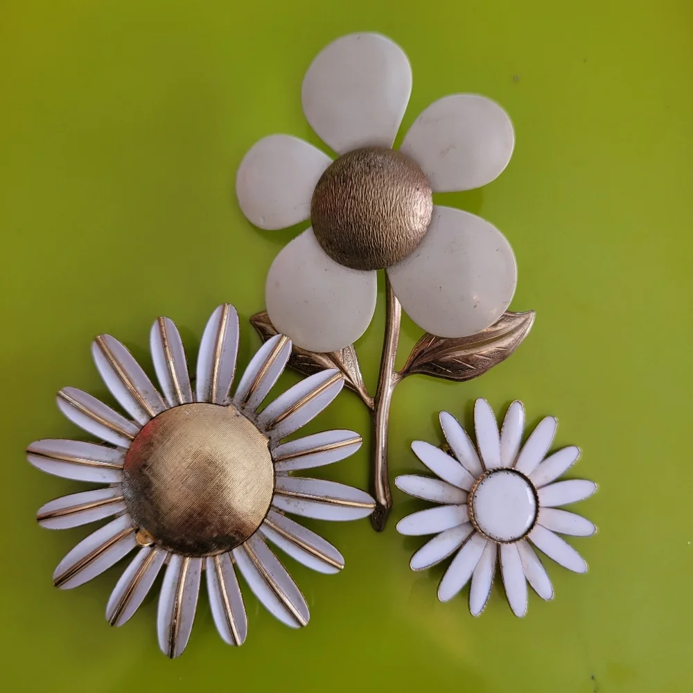 Trio of Vintage Flower Brooches ~ MCM ~ Sarah Coventry ~ Avon ~ Pretty! Mod!